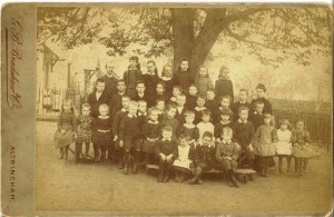 Styal school – picture shows children from the village school taken in the early 20th century (c) Quarry Bank Archive