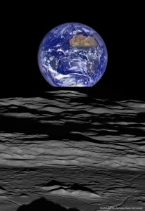 Earthrise_LRO_960