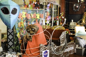 Floats being prepared for the Parade at Artspace ⓒ Fiona Bailey