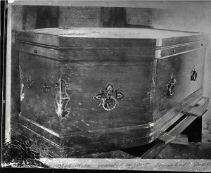 Leo's massive coffin