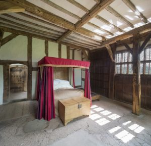 The replica Tudor bed at Little Moreton Hall ⓒ National Trust Images